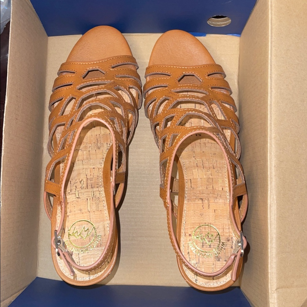 White Mountain Women’s Flaming Brown Wedge Sandals - Picture 2 of 6